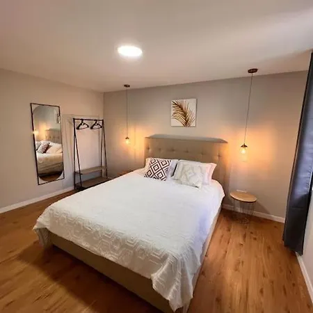 Apartman Roots - A *